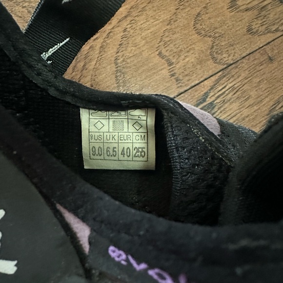 Evolv Climbing Shoes - Picture 4 of 4